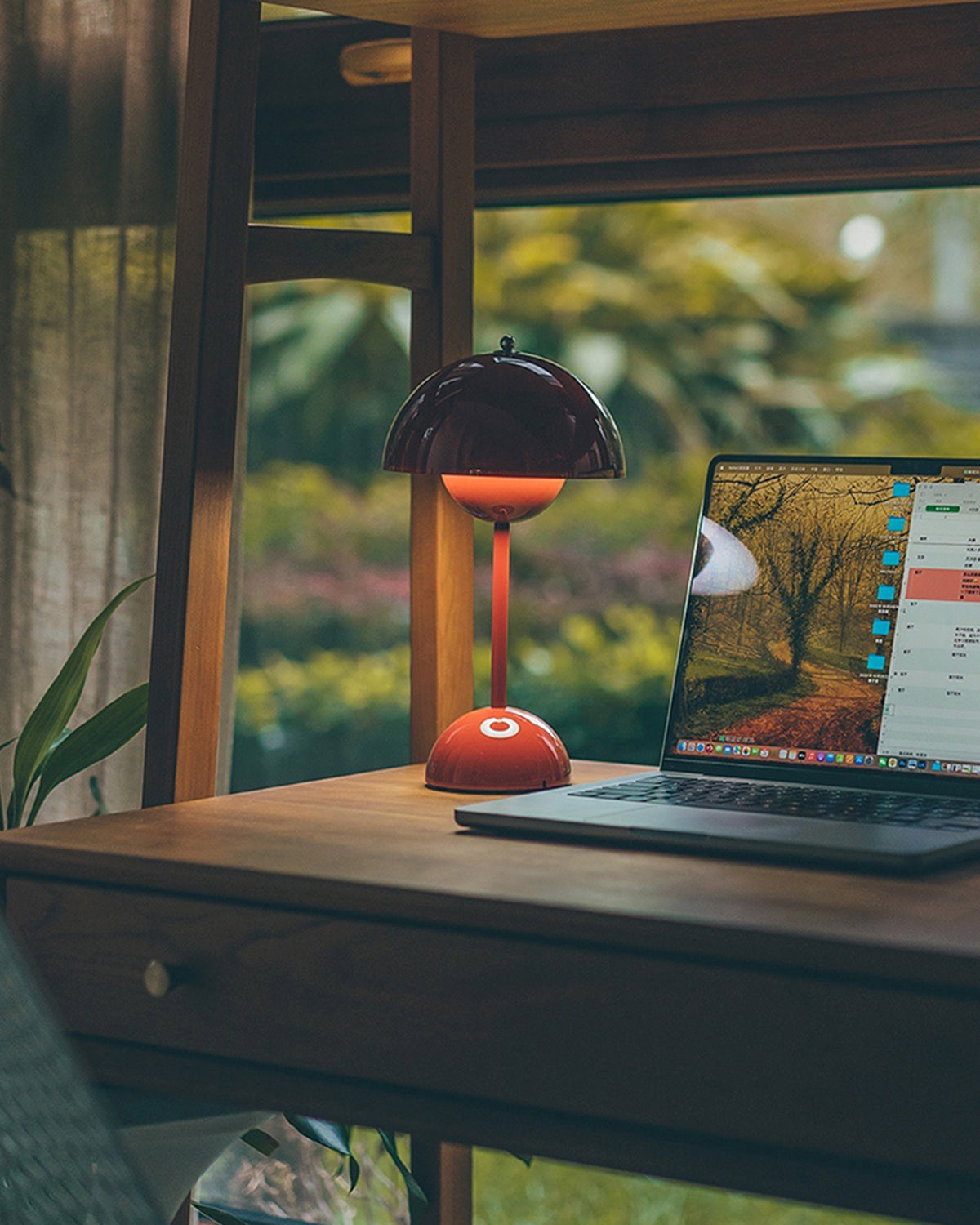 Flower Bud Table Lamp
