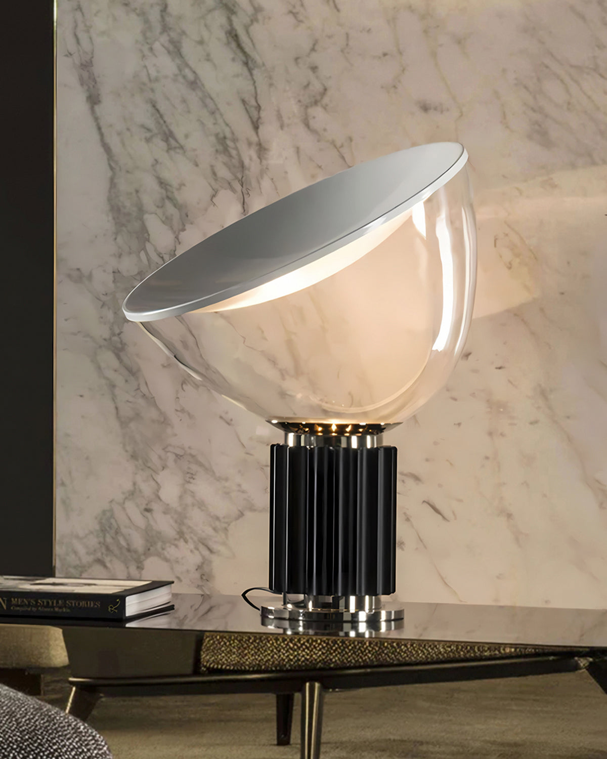 Schwarze Tischlampe