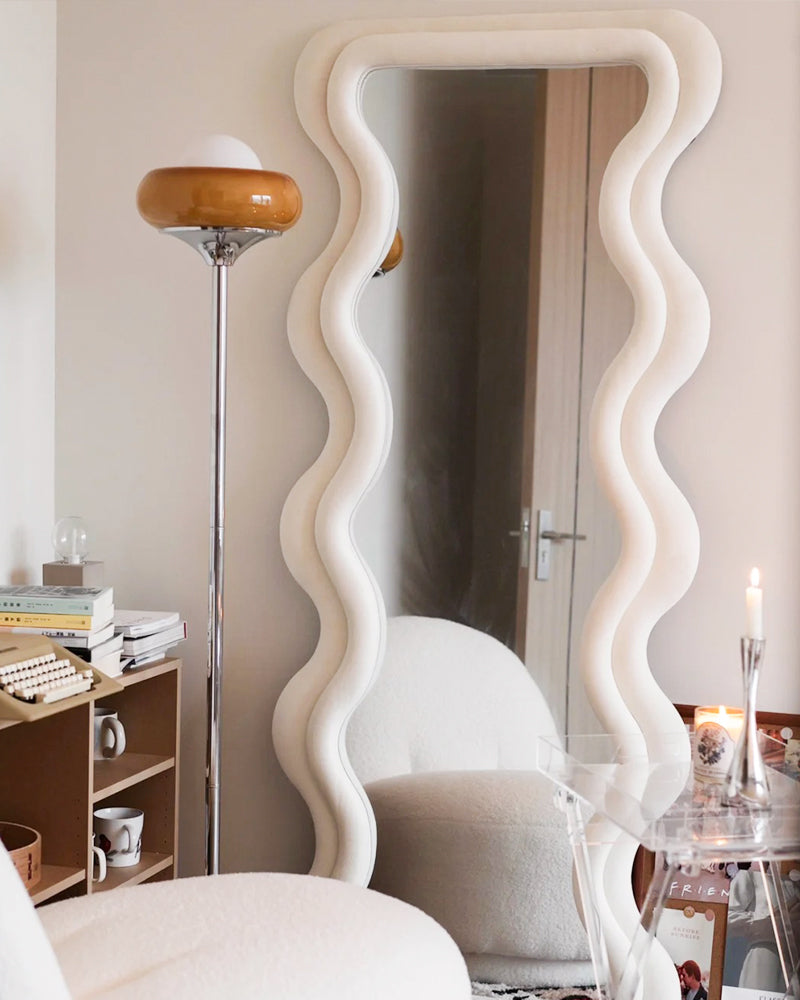 orange Stehlampe