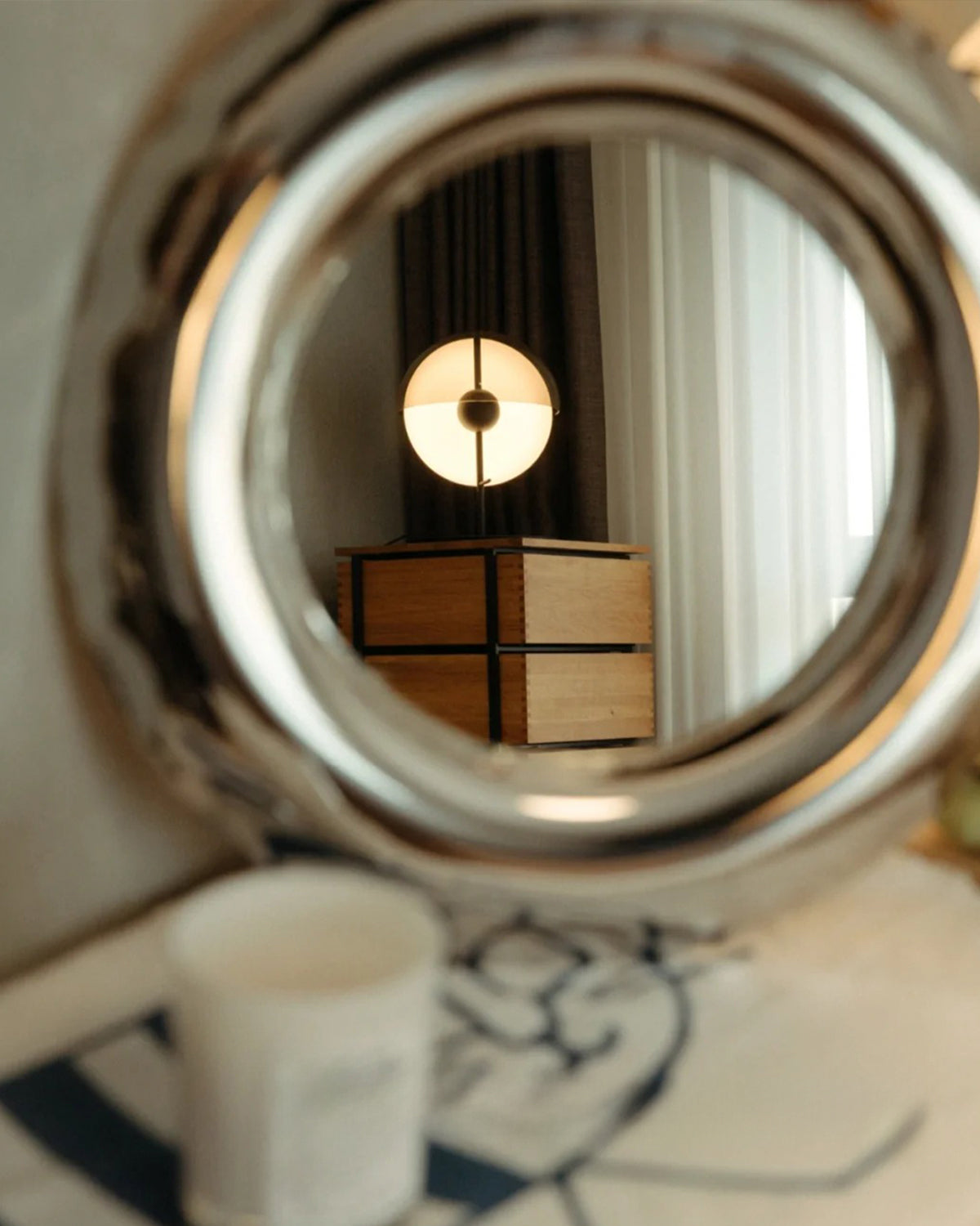 Hemispherical desk lamp