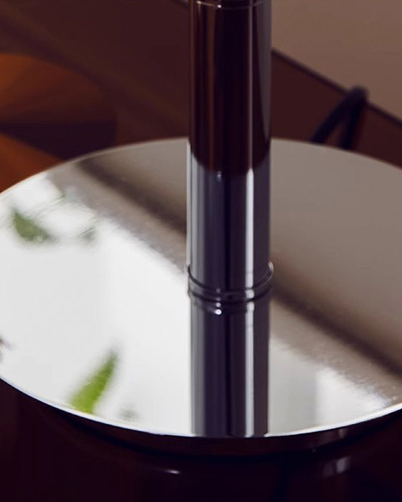 orange Stehlampe