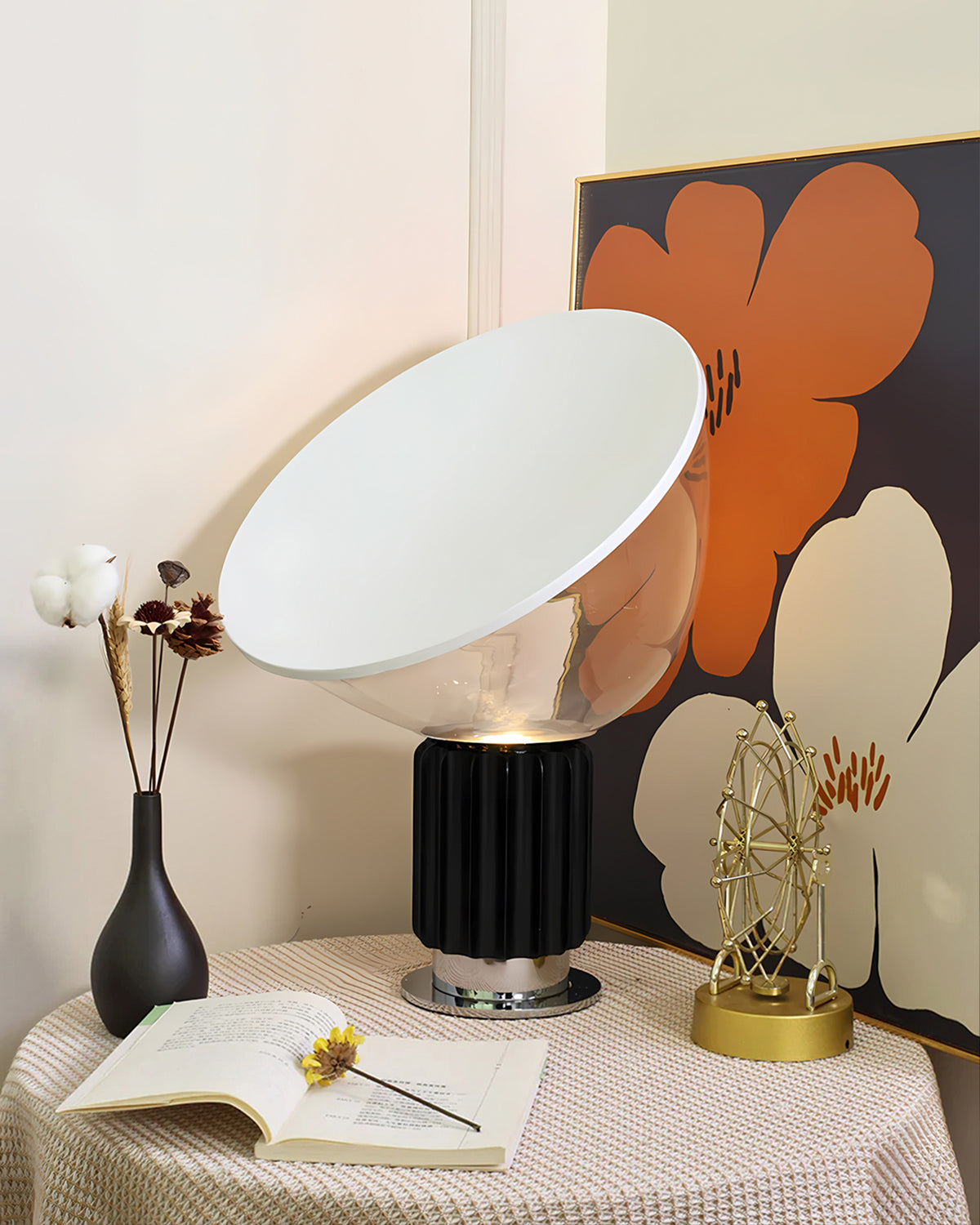 Schwarze Tischlampe