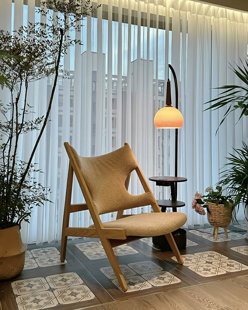 3-stöckige Stehlampe mit Regal