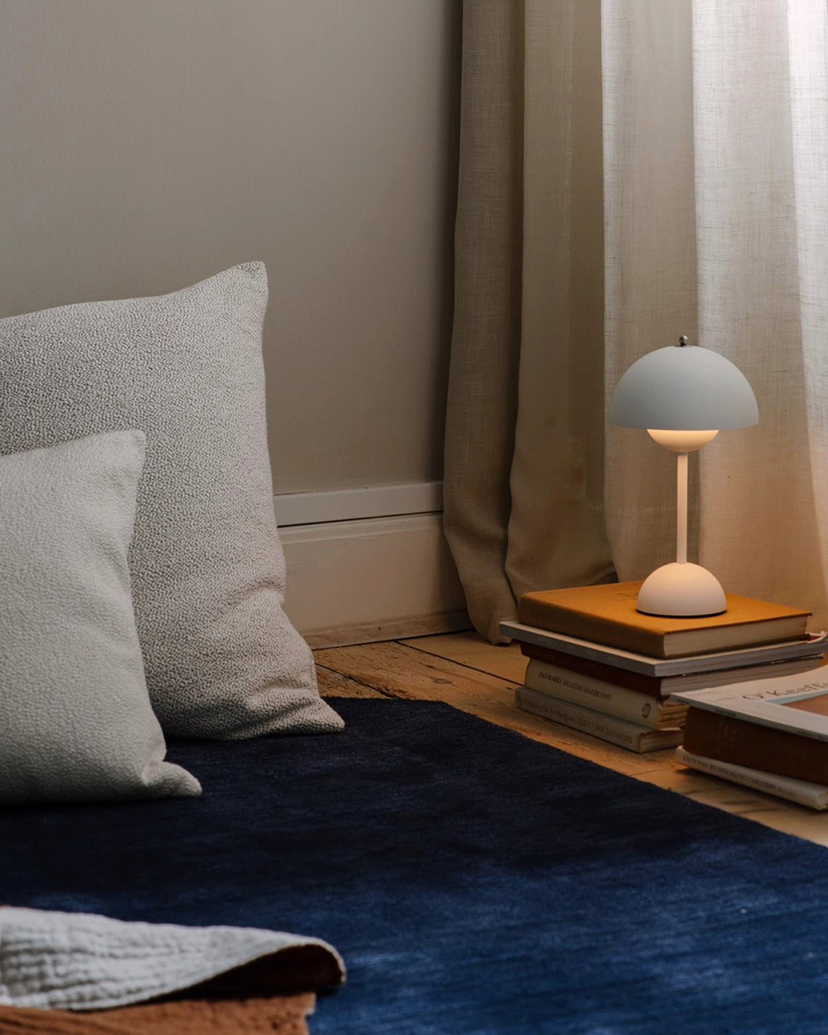 Flower Bud Table Lamp