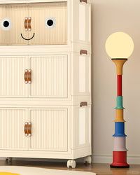 mehrfarbige Stehlampe