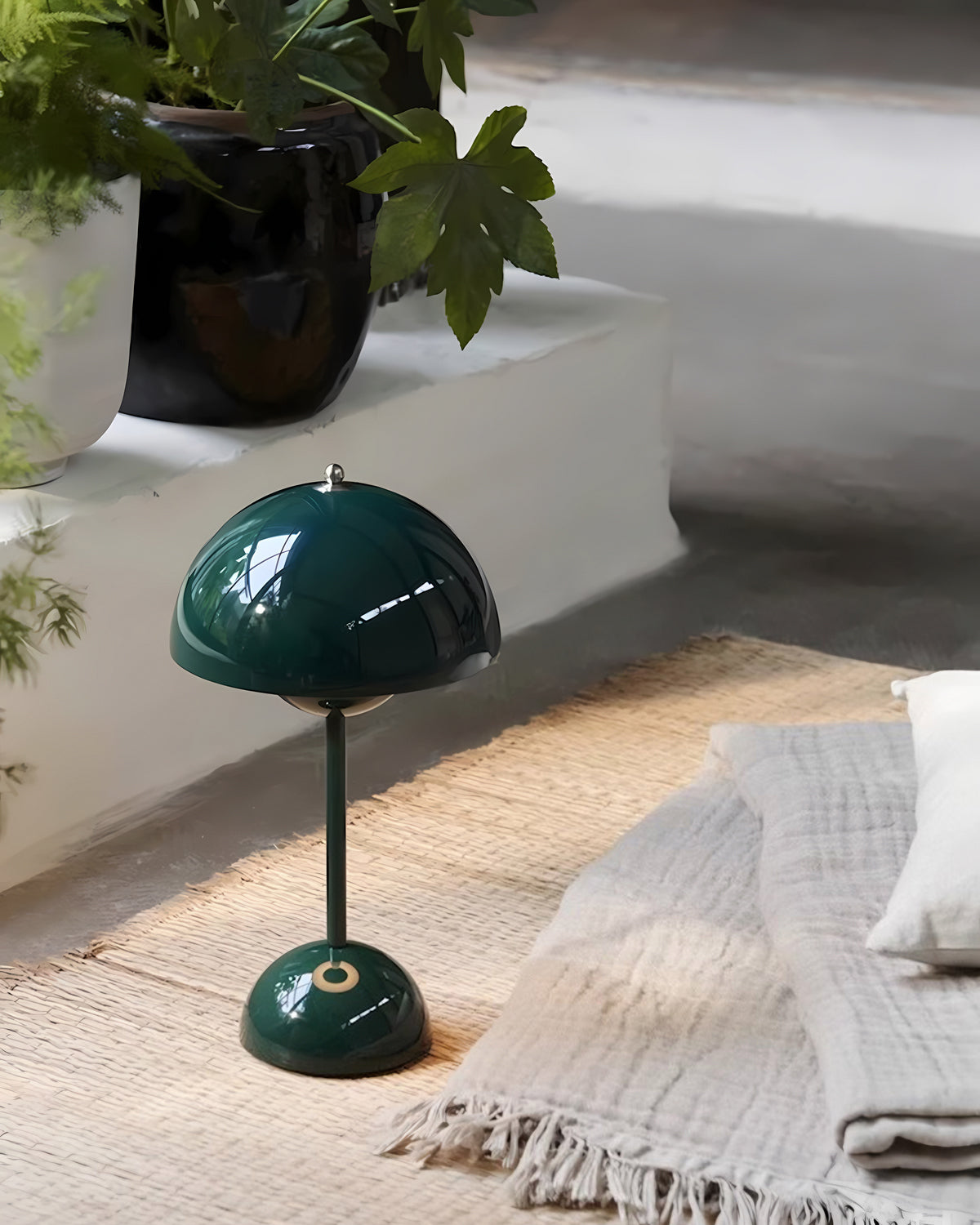 Flower Bud Table Lamp