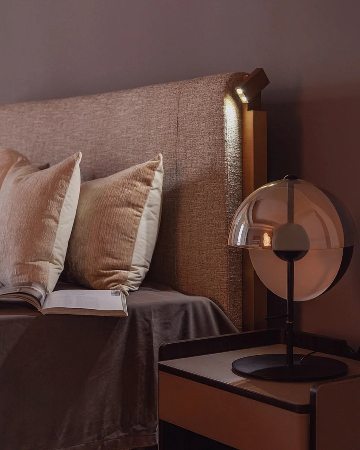 Hemispherical desk lamp